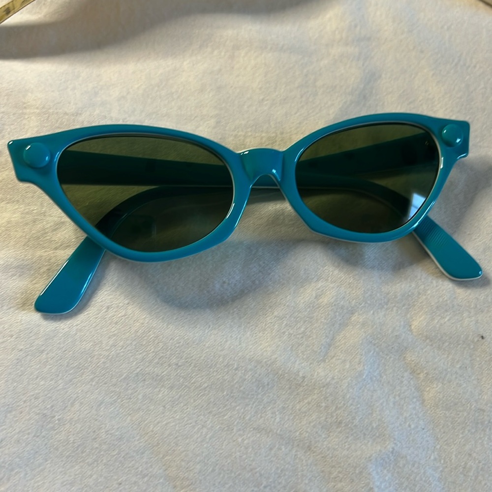 RARE Vintage American Optical Cat Eye Sunglasses